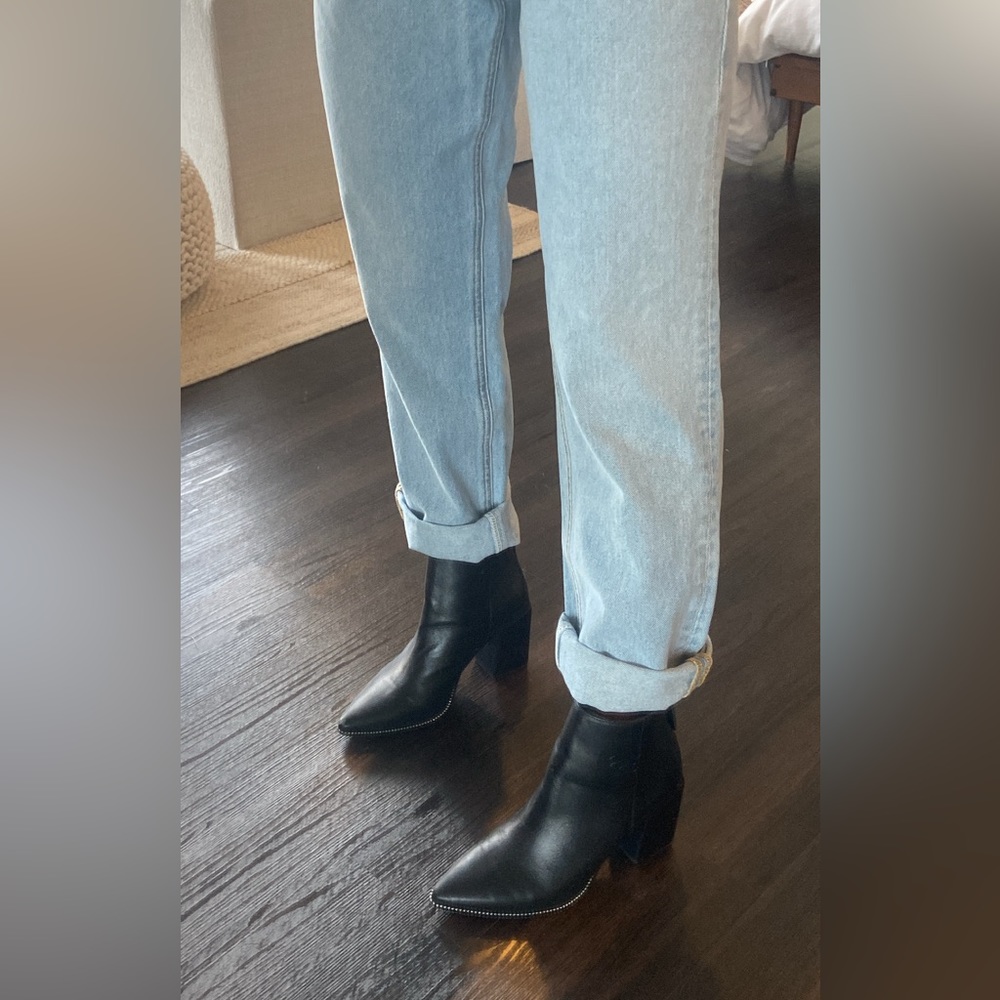 Steve Madden Black Leather Healed Olga Bootie with Stone Edge Size 8